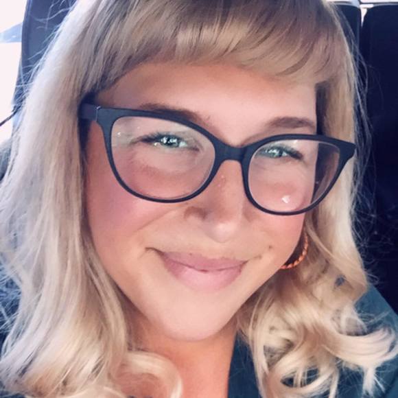 Meet your Posher, Becca - Picture 1 of 1